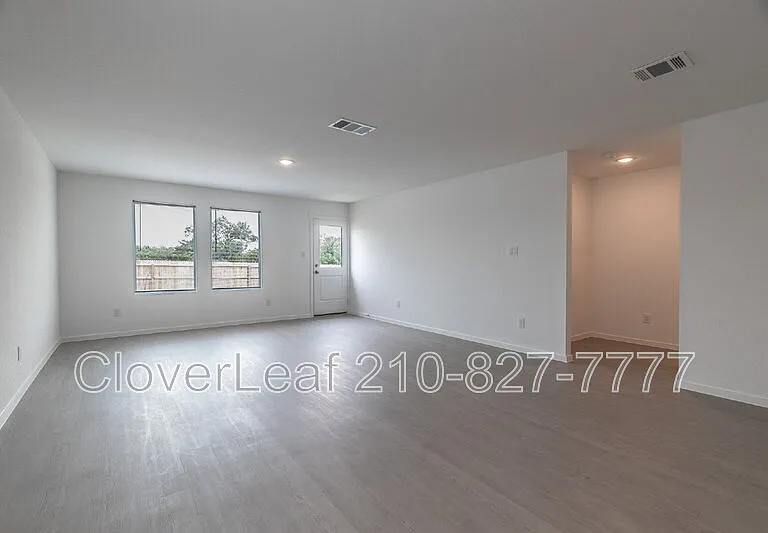 528 Wolf Crest Blvd — Photo 10