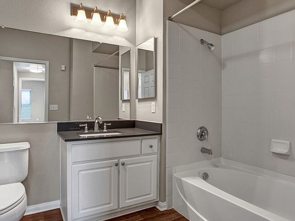 5th image of 40 Park City Ct #2304