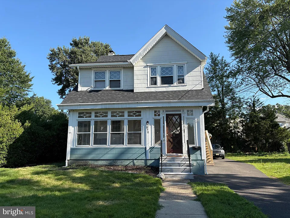 512 Jessamine Ave #1