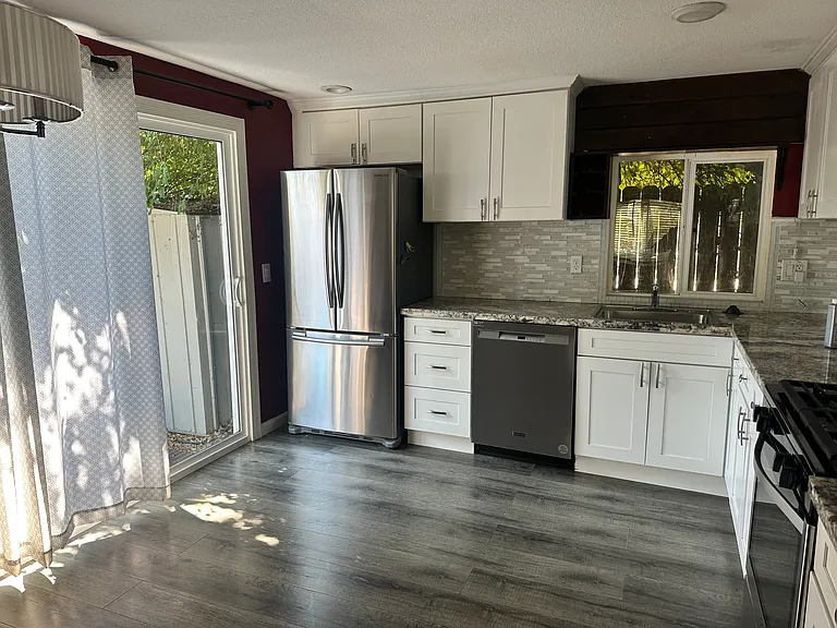 4406 18th Ave — Photo 3