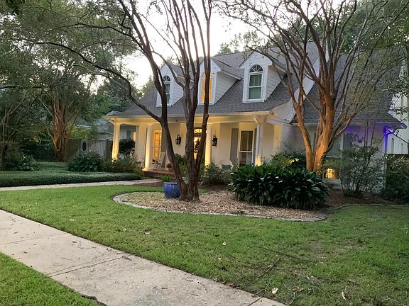 2nd image of 35 Old Oak Ln