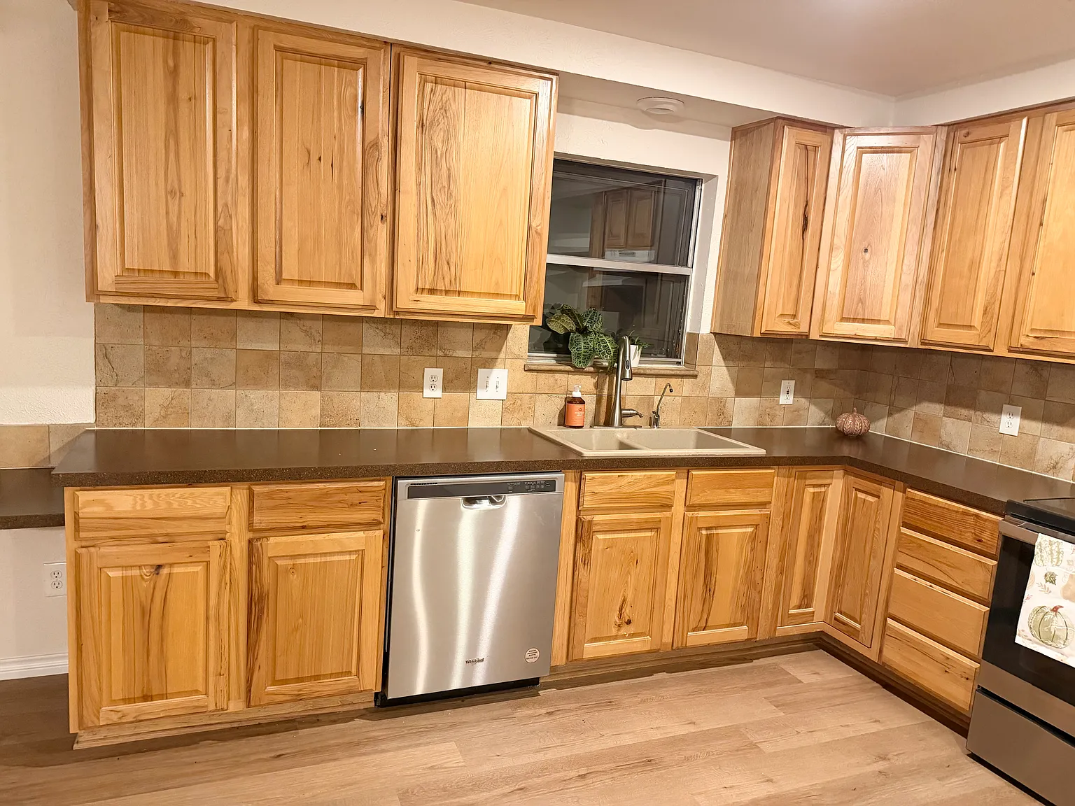 3 bed, 1312 sqft, $2,250 — Photo 3