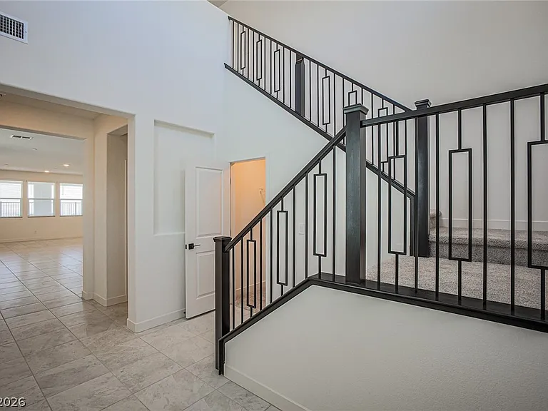 5644 Hill Spire St — Photo 5