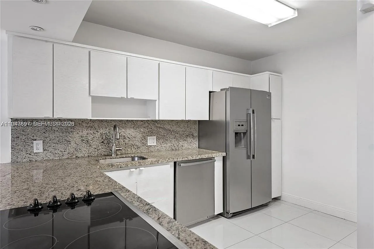 Coronado Condo- Tower Ii — Photo 3