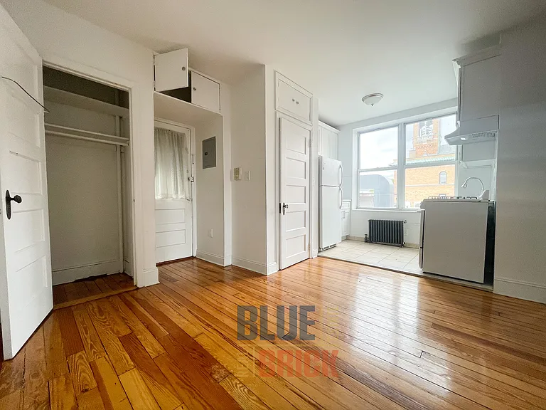 4407 30th Ave #3R — Photo 9