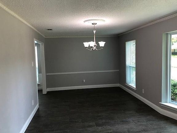 3rd image of 1819 Vassar Dr