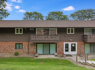 5721 Som Center Rd APT 25, Solon, OH 44139