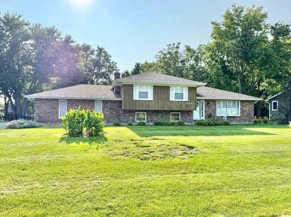 11S534 Whittington Ln, Naperville, IL 60564