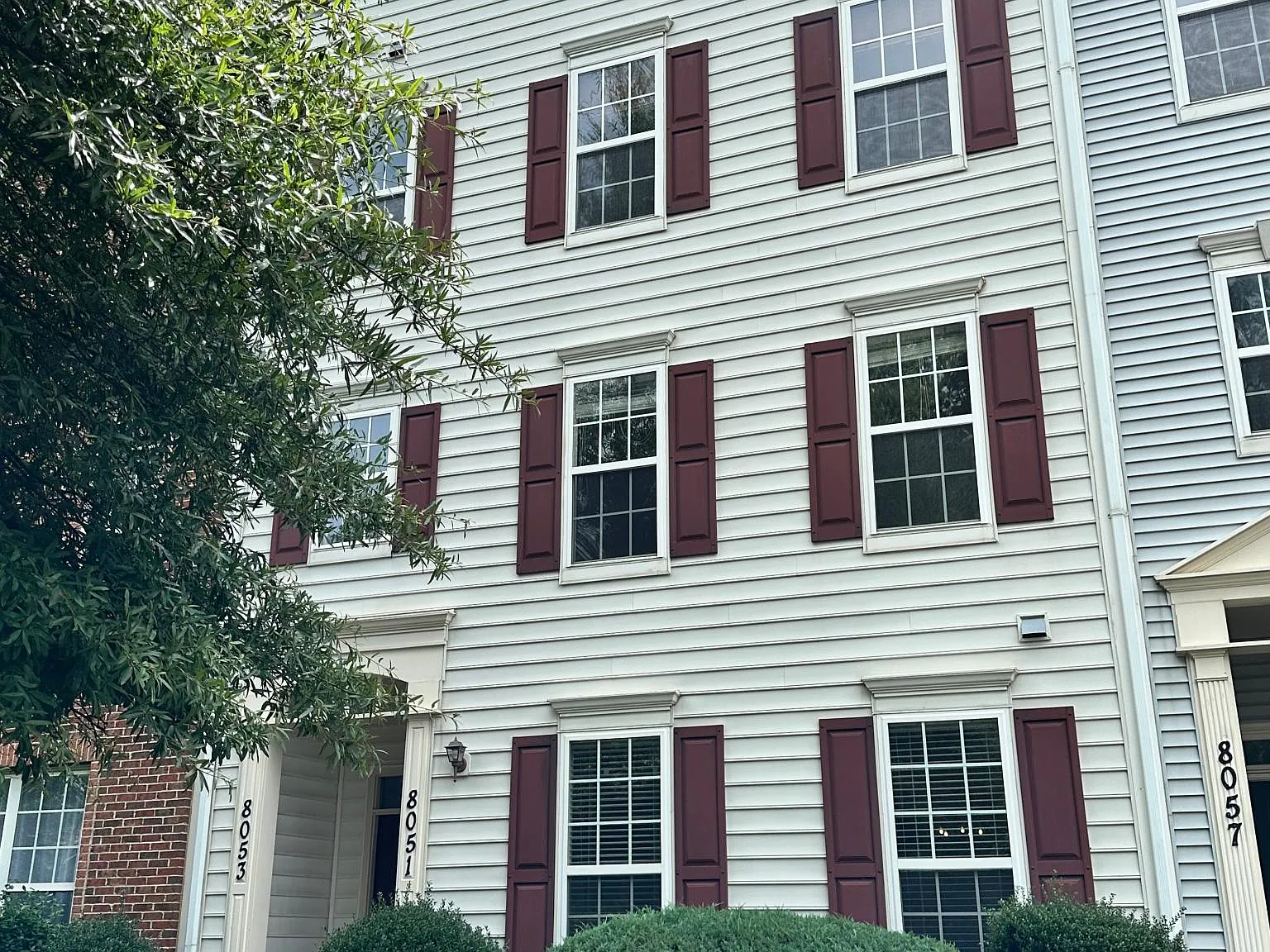 3 bed, 2.5 bath, 1752 sqft, $3,400 — Photo 1