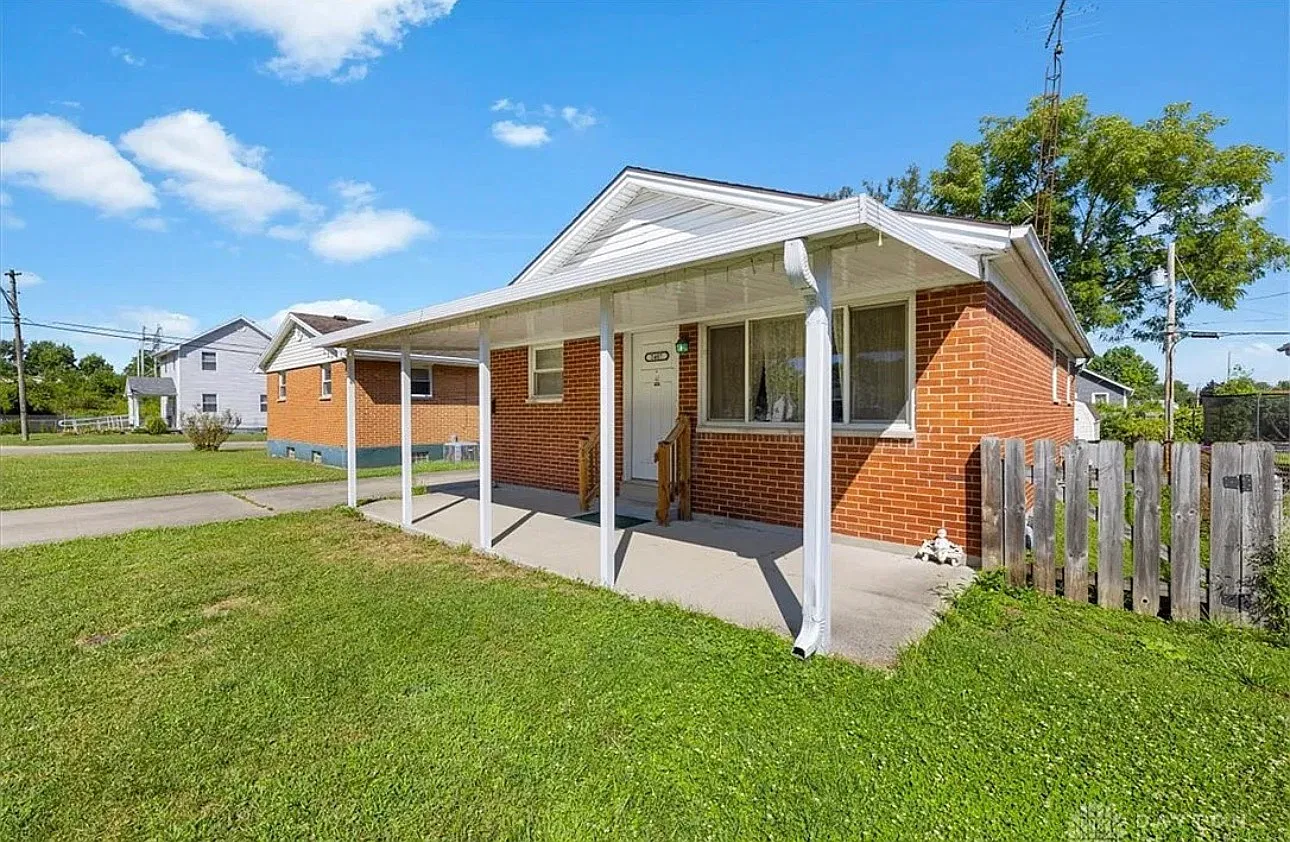 3 bed, 925 sqft, $1,225 — Photo 3
