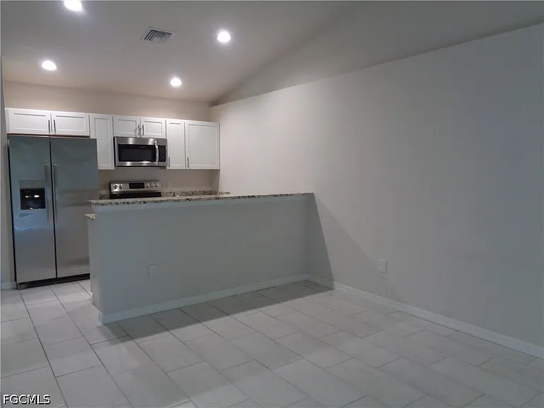 3816 SW 15th Pl — Photo 6