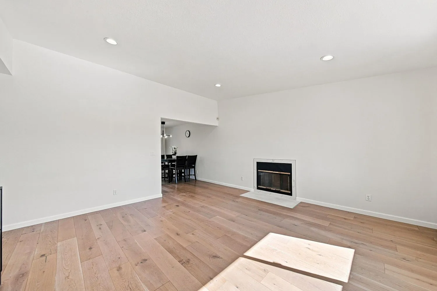 3 bed, 1200 sqft, $3,800 — Photo 3