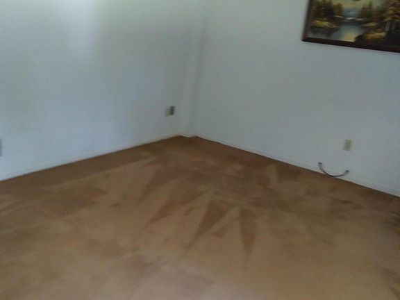 3rd image of 121 Cedar Ave