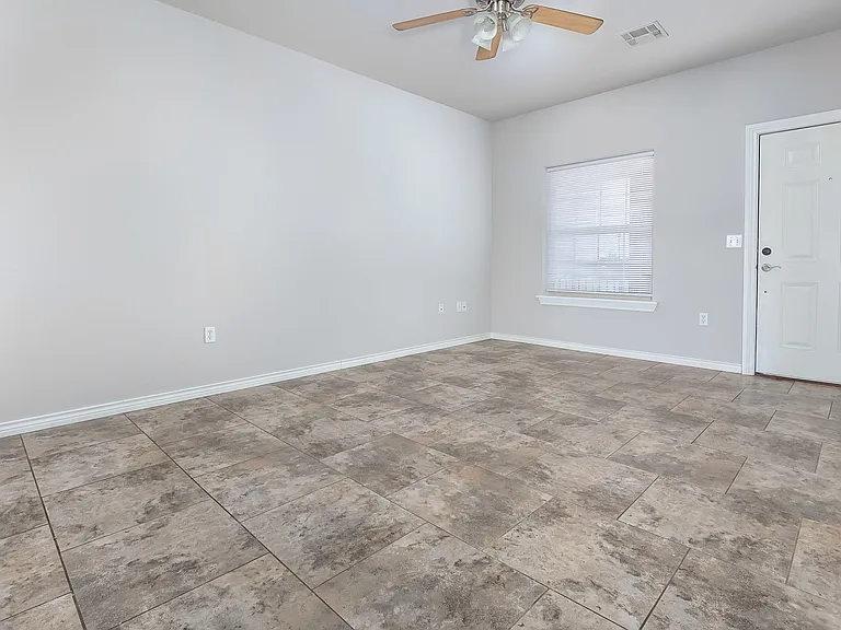 Walnut Creek Apartment Homes — Photo 16