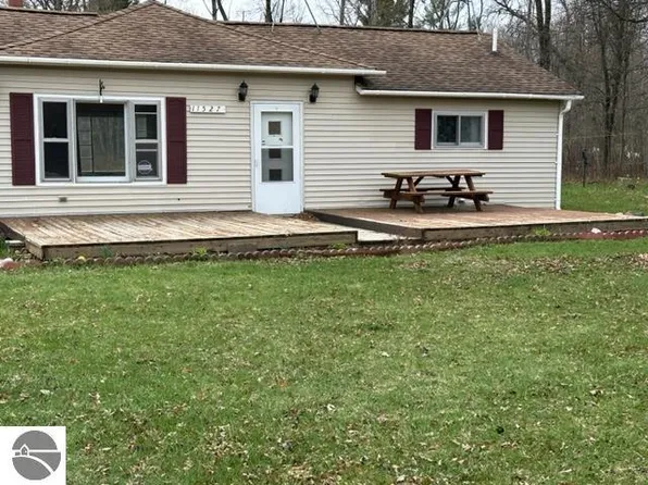 11527 Us Highway 10, Evart, MI 49631