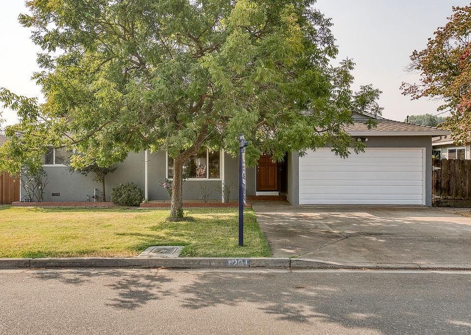 1st image of 1201 Maple Dr