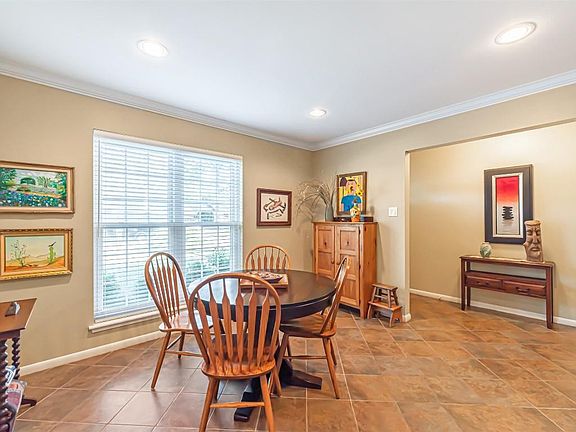 3rd image of 2607 Pine Village Dr