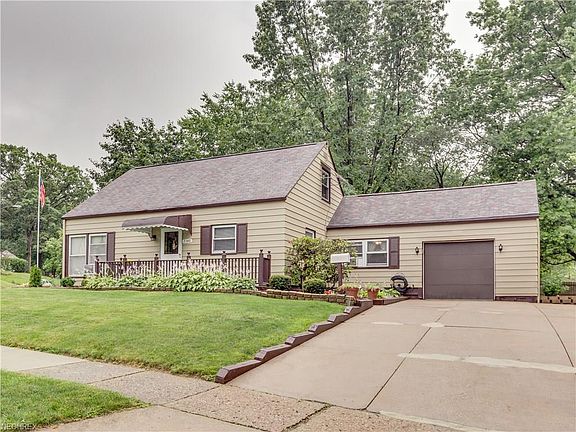 3rd image of 2380 Suncrest Dr