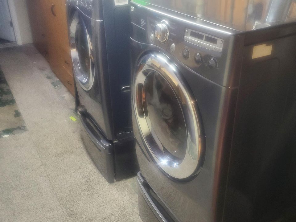 1st image of 289 W 6th St