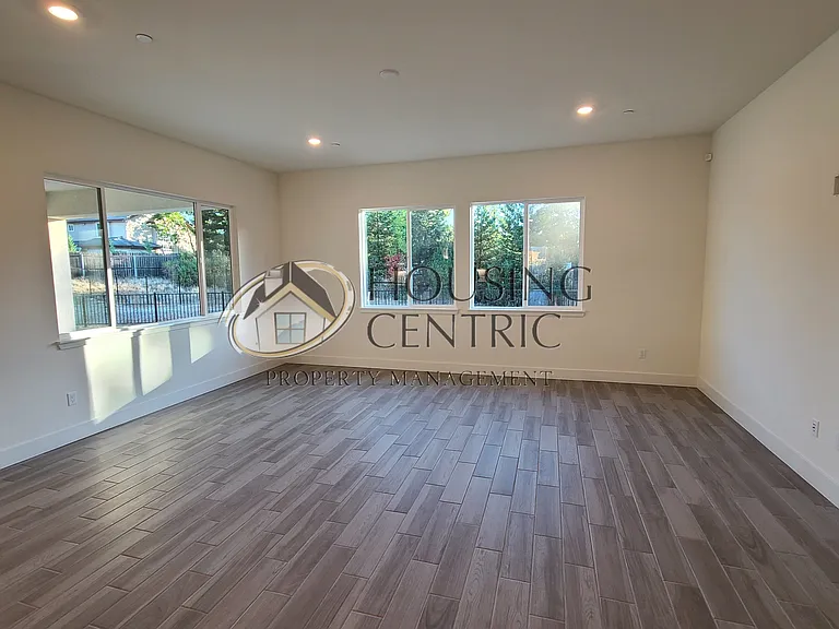637 Lincoln Ct — Photo 20