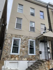 418 S 7th St, Newark, NJ, 07103