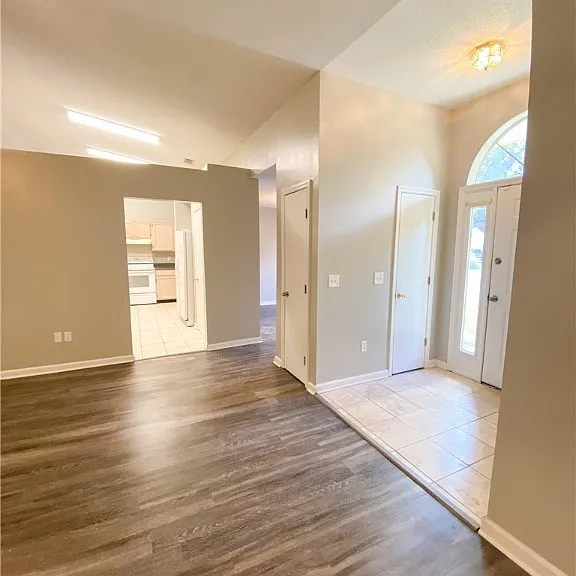 42 Cutler Dr — Photo 3