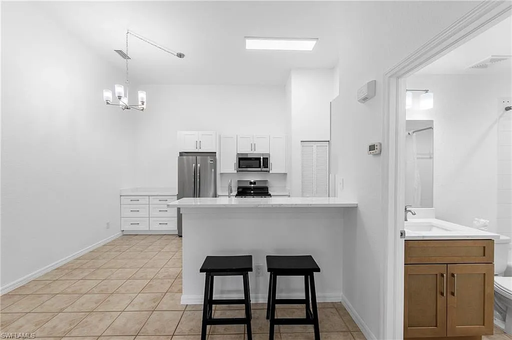 1 bed, 1.0 bath, 713 sqft, $1,600 — Photo 4