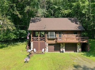 107 N Locust Dr, Jeannette, PA 15644