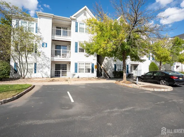 323 Waterford Dr, Edison, NJ 08817