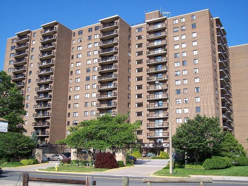 1st image of 200 N Pickett St APT 1002