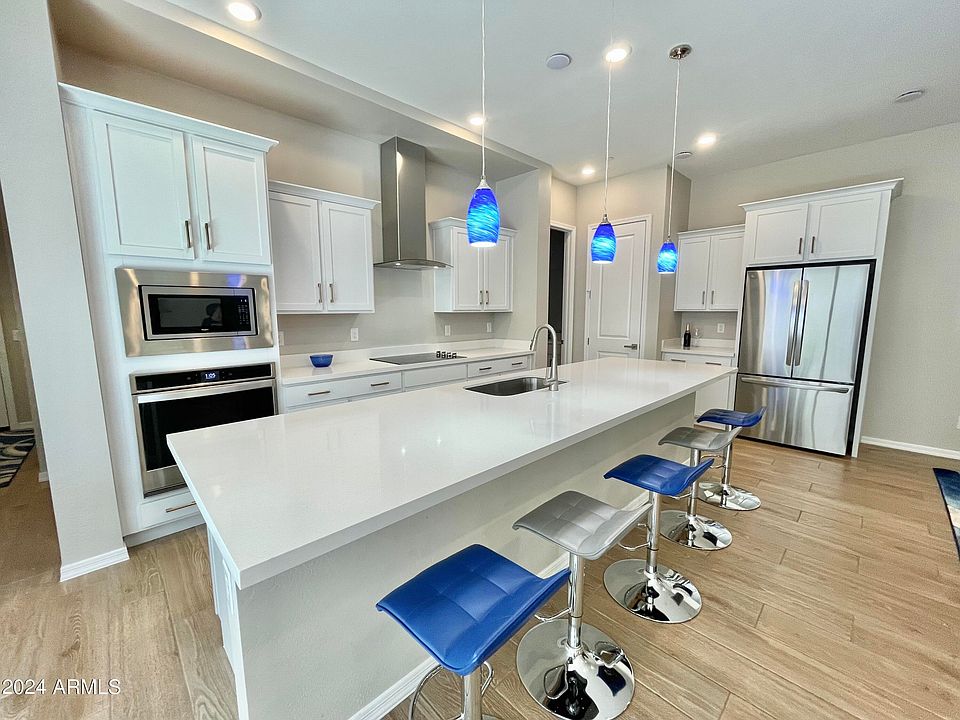 1st image of 215 E BALSAM Drive