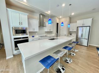 215 E Balsam Dr, Chandler, AZ 85286