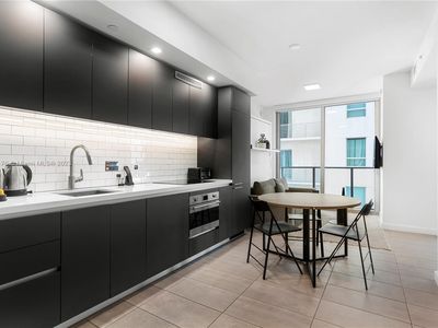227 NE 2nd St #1508, Miami, FL, 33179