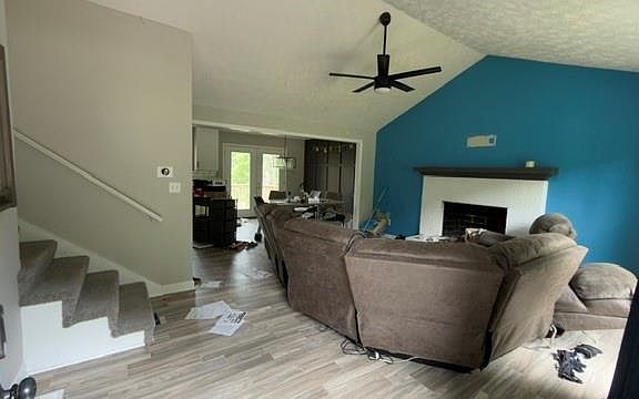 2nd image of 408 Willow Ct SE