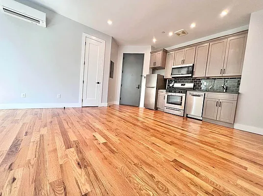 Rented by ERNY LLC | media 18