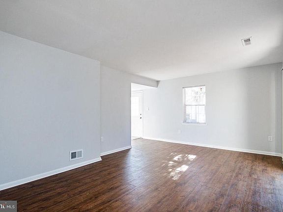 5th image of 14882 Emberdale Dr