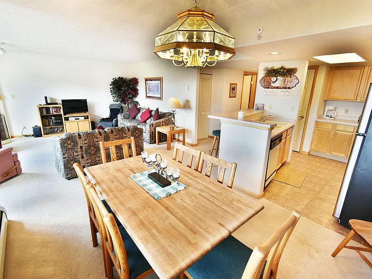 980 Lakepoint Dr #208 — Photo 8