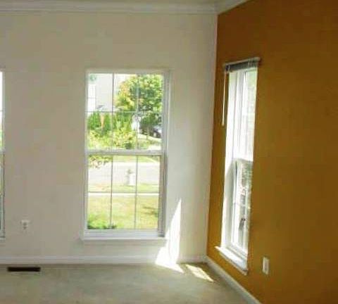 3rd image of 9507 Trumpet Ln