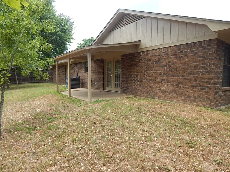 808 Corey Dr — Photo 22