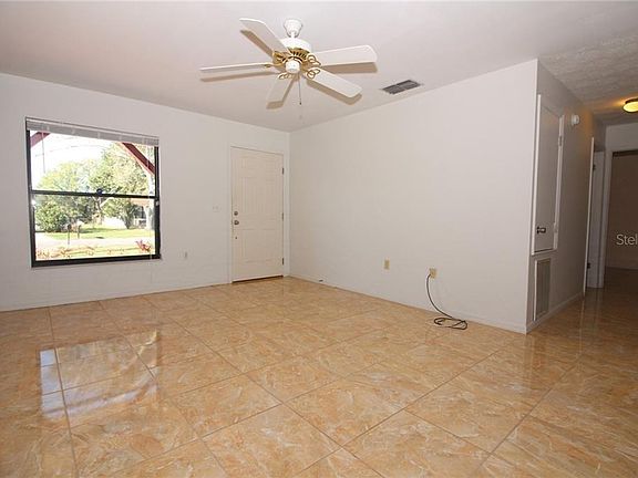 4th image of 7507 Meadowglen Dr