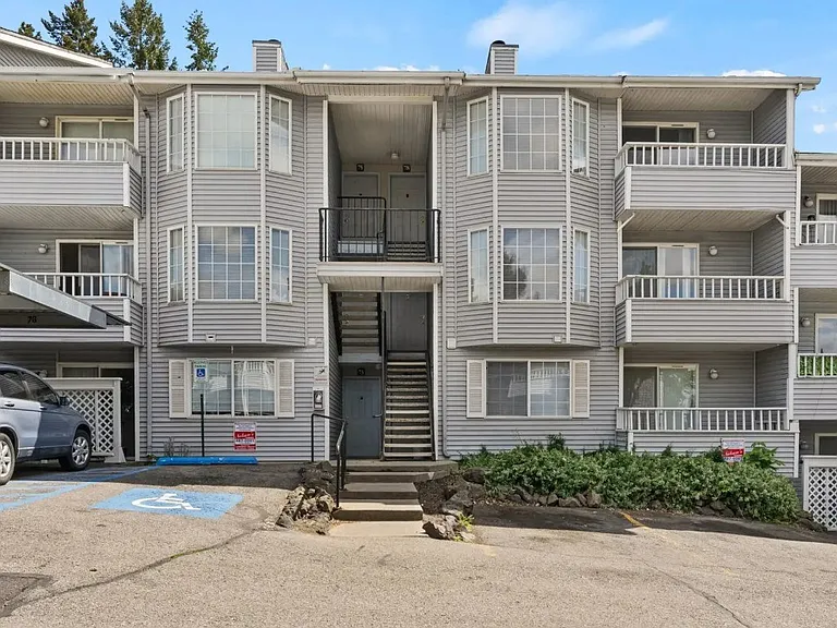 Stonecrest Apartments — Photo 6