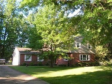 1st image of 445 Bradford Dr