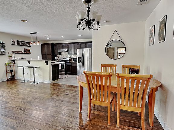 5th image of 4705 Selkirk Dr
