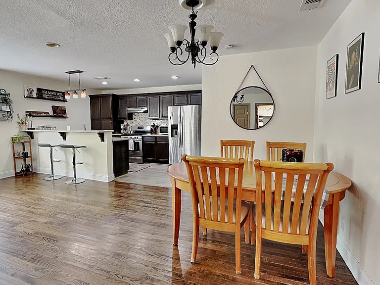 4705 Selkirk Dr — Photo 5