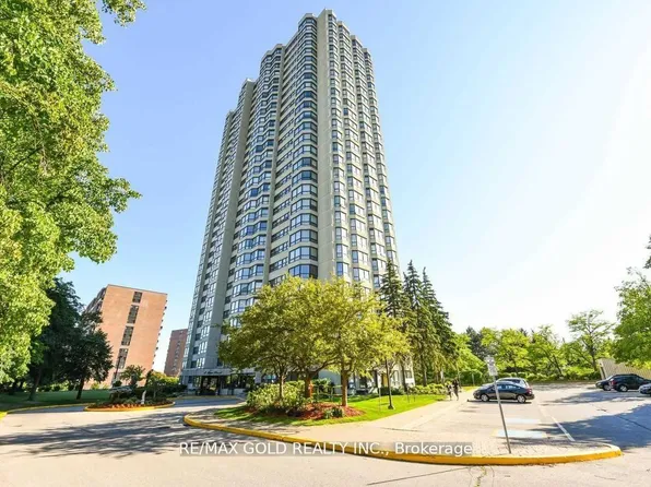 8 Lisa St #206, Brampton, ON L6T 4S6