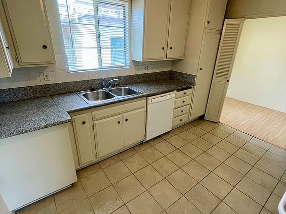 3rd image of 615 W Dryden St #3