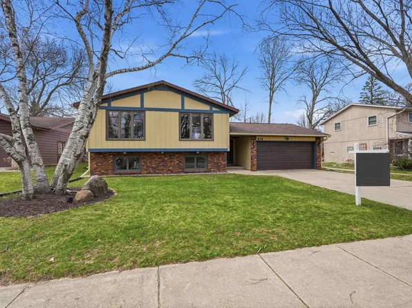 614 Chatham Ter, Madison, WI 53711