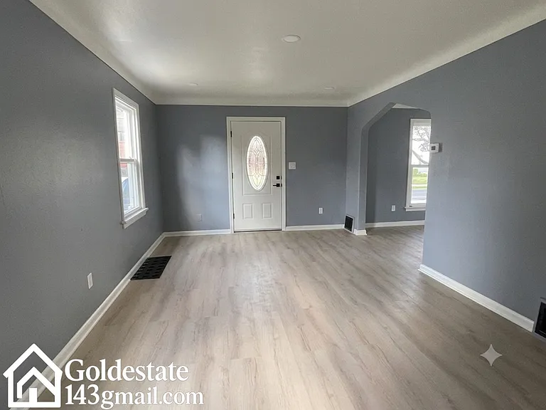 4327 Kingsbury Ave — Photo 8