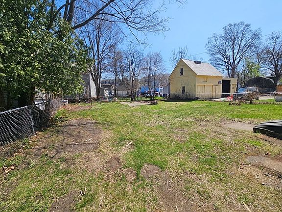 3rd image of 29 Yale St
