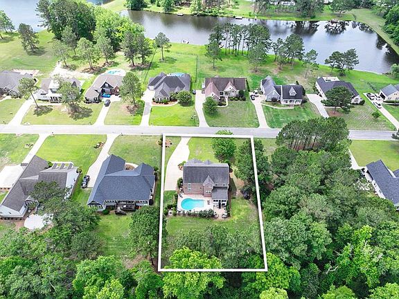 4th image of 113 Sweetwater Dr